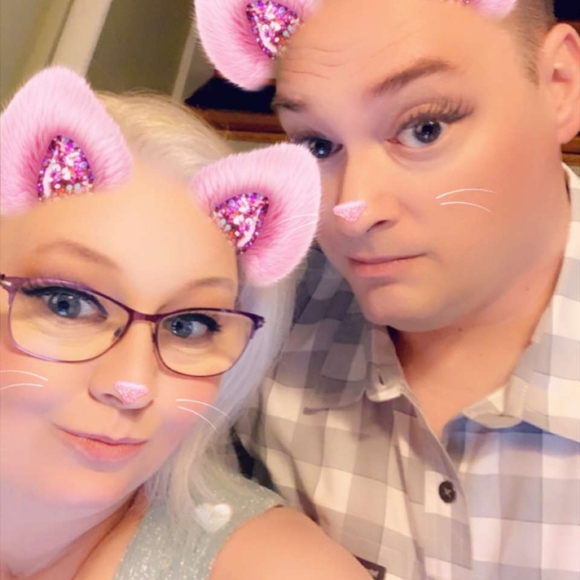 Meet your Posher, Kim - Picture 2 of 2